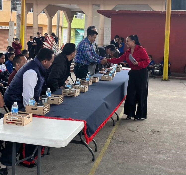 La comunidad del Maluco en Angamacutiro de fiesta por aniversario de su Secundaria