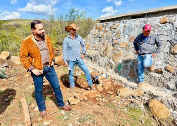 Mejorará servicio de agua potable en la comuna de Curimeo: Edil de Panindícuaro