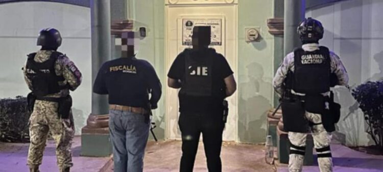 Fuerzas estatales y federales decomisan armamento y vehículos en Churumuco