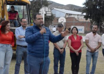 Inicia construcción de la cancha de futbol Uruguayo en Unidad Deportiva Puruándiro