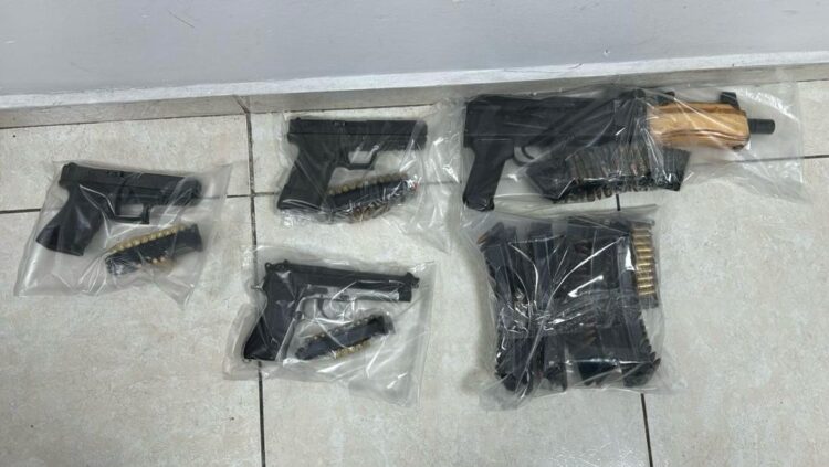 Detenidos en Morelia 5 hombres en posesión de 10 armas de fuego: SSP
