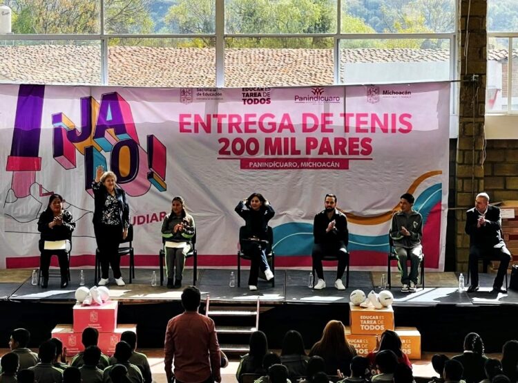 Entregaron más de 200 mil pares de calzado deportivo a estudiantes del bajío