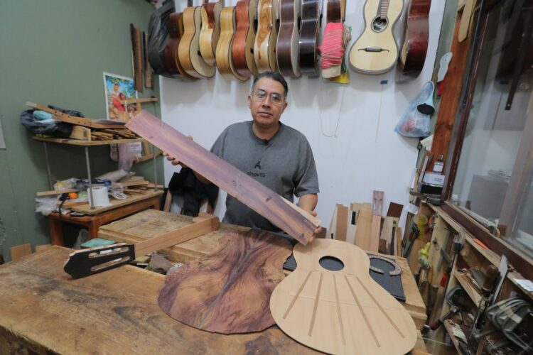 Guitarras de Paracho, símbolo artesanal y musical de Michoacán frente ...