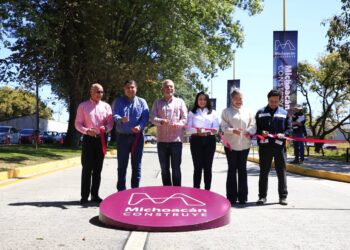 Nacho Campos y Alfredo Ramírez entregan ampliación de Av. San Francisco Uruapan