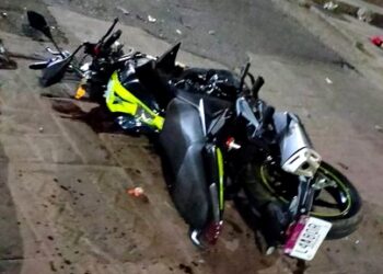Siempre sucede lo mismo en Uruapan: Otro motociclista sufriendo un accidente