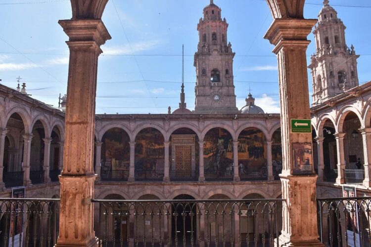 Conoce la historia de Michoacán a través de los murales de Alfredo Zalce en Morelia