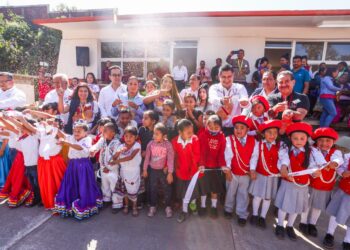 Nacho Campos entregó tres obras en el Centro de Educación Inicial Indígena