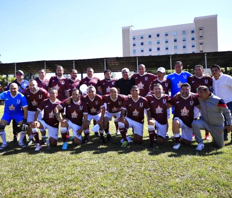 Grandiosa fiesta futbolera en el partidazo de las Leyendas en Uruapan versión 2024
