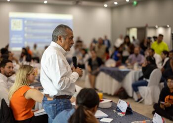 Raúl Morón ofrece al sector empresarial trabajar de la mano por Michoacán