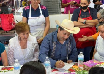 Carlos Manzo se compromete a mejorar condiciones de comerciantes en Uruapan