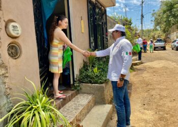 Recorre Marco Trejo las tenencias de la zona sur de Uruapan