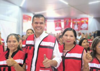 Juan Manzo propone seguridad económica para las mujeres a partir de los 60 años