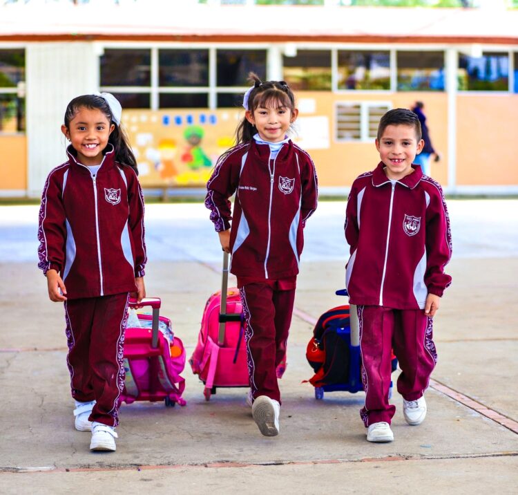 Este lunes regresan a clases más de un millón de estudiantes en Michoacán