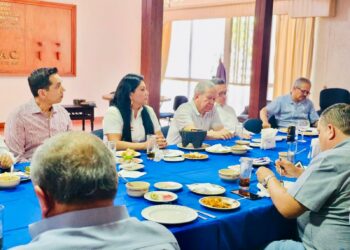 Brenda Fraga expuso varias de sus propuestas ante Fomento Industrial