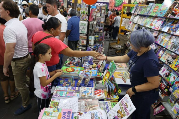 Inauguran 23 Feria Internacional del Libro, el evento cultural más notable de Uruapan