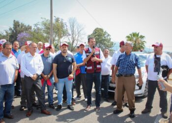 Apoyo y defensa del transportista en el Congreso, compromiso de Juan Manzo