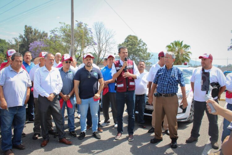 Apoyo y defensa del transportista en el Congreso, compromiso de Juan Manzo