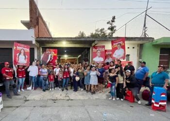 Brenda Fraga recibe respaldo total de colonias del oriente de Uruapan