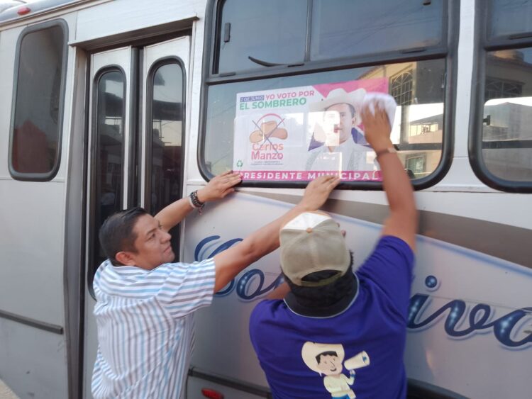 Recibe Carlos Manzo fuerte apoyo ciudadano en colonia Quirindavara