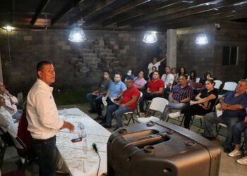 Toño Lagunas pide a los transportistas ejercer el voto inteligente y razonado