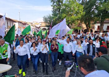 Cuando los perros ladran en Pátzcuaro…..