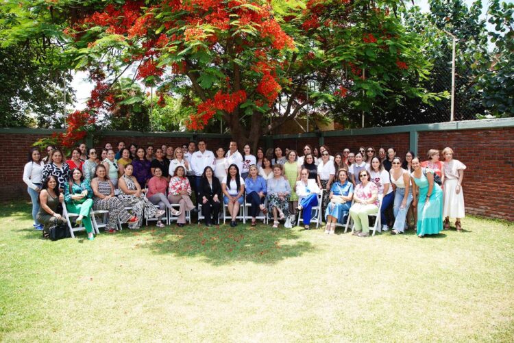 Mujeres emprendedoras respaldan a Nacho Campos para que siga en alcaldía