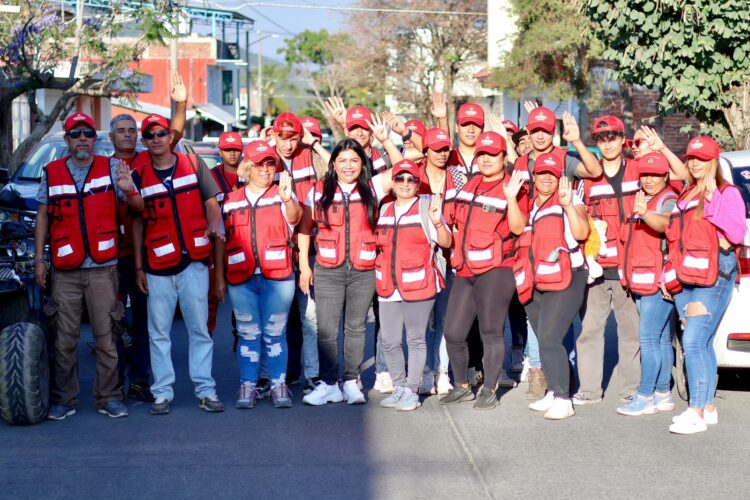 Refrenda Fraga su compromiso con las colonias populares del sur de Uruapan