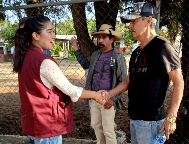 Itzel Gaona se compromete a mejorar conectividad vial y apoyar a La Ciénega