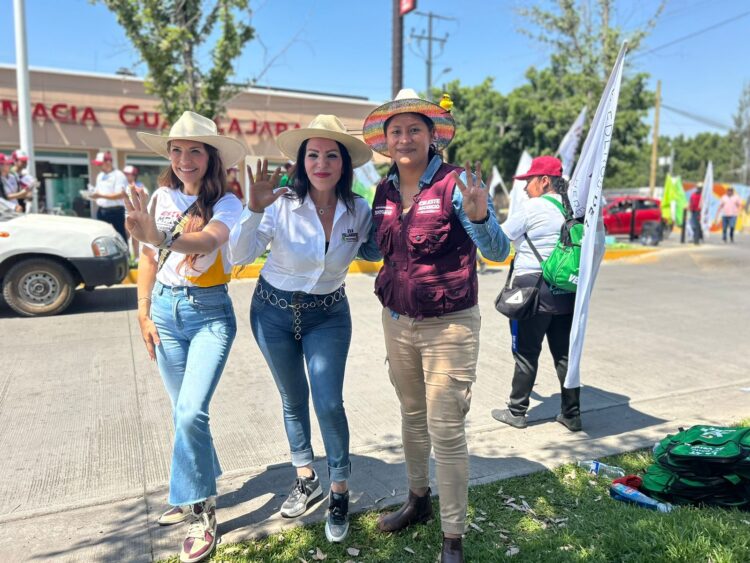 Entre calcas, quesos de Cotija y simpatías, avanza Celeste Ascencio rumbo al Senado