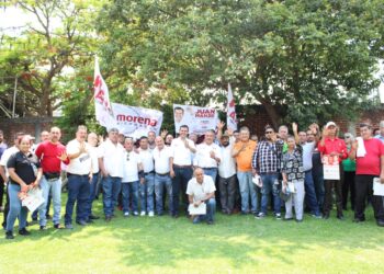 J. Manzo y R. Morón generan compromisos de trabajo con transportistas de Uruapan