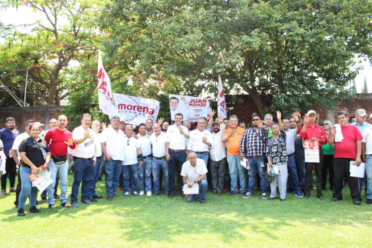 J. Manzo y R. Morón generan compromisos de trabajo con transportistas de Uruapan