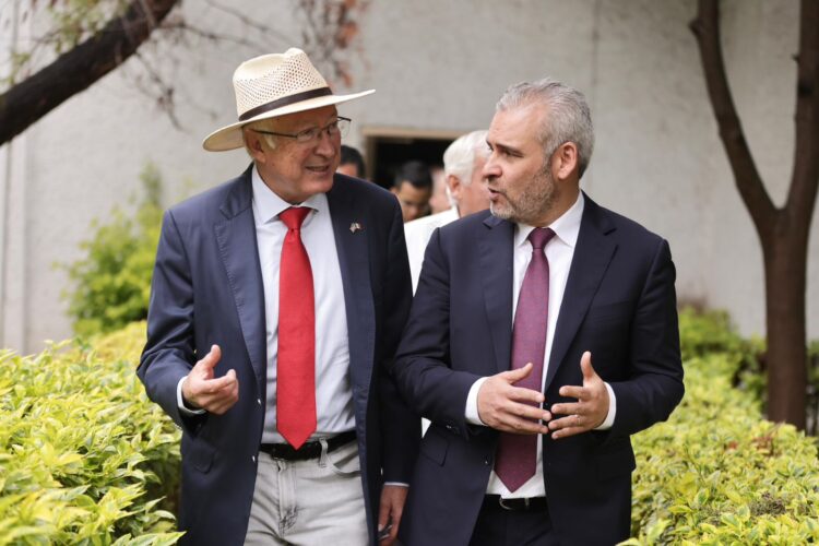 Reafirman USA y Michoacán acuerdo permanente de seguridad para garantizar exportaciones de aguacate y mango