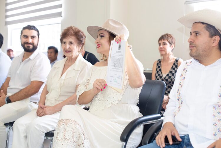 La uruapense Lupita Arias, la única diputada federal independiente de México