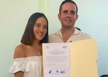 Carlos Alejandro Bautista Tafolla Recibe Constancia de Mayoría de Diputado Local