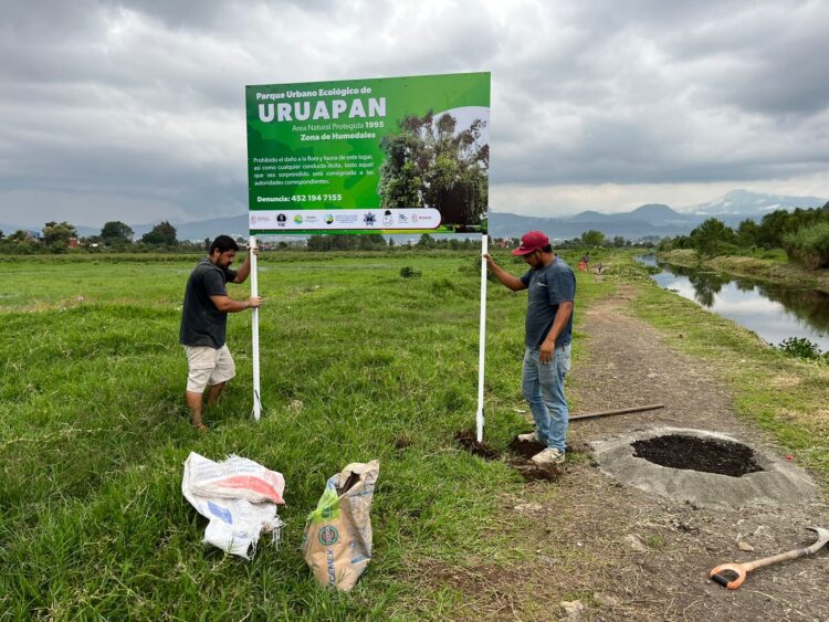 Colocan Secma y vecinos señalética en Parque Urbano Ecológico de Uruapan