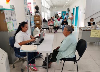 En el Centro de Salud de Uruapan se ofrece, en horario matutino, el registro gratuito al IMSS-BIENESTAR