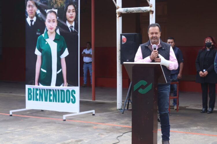 “Seguiremos apoyando al Sector Educativo; una prioridad de esta administración municipal”: Julio Arreola, alcalde