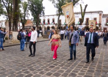 Autoridades pegaron el Bando Solemne de actividades por 490 aniversario de Pátzcuaro como ciudad de Mechuacan