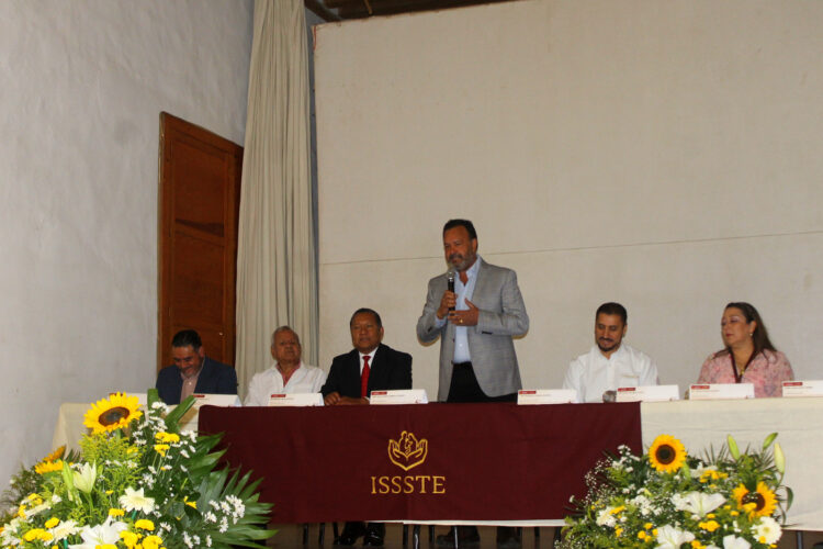 Conmemoran 24 aniversario de la clínica ISSSTE Pátzcuaro