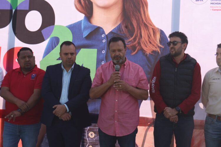 Inaugura edil Arreola Expo Universidades Pátzcuaro 2024
