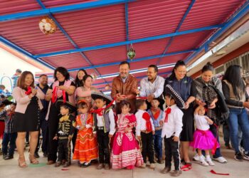 Inaugura alcalde Julio Arreola mejoras en infraestructura escolar en Ajuno, mediante La Escuela es Nuestra