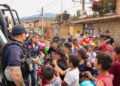 Seguridad Pública lleva alegría a las Colonias de Pátzcuaro