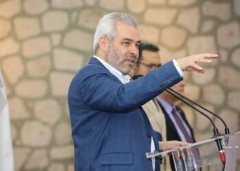 Se coordina Bedolla con gobernadores fronterizos para apoyar a migrantes michoacanos