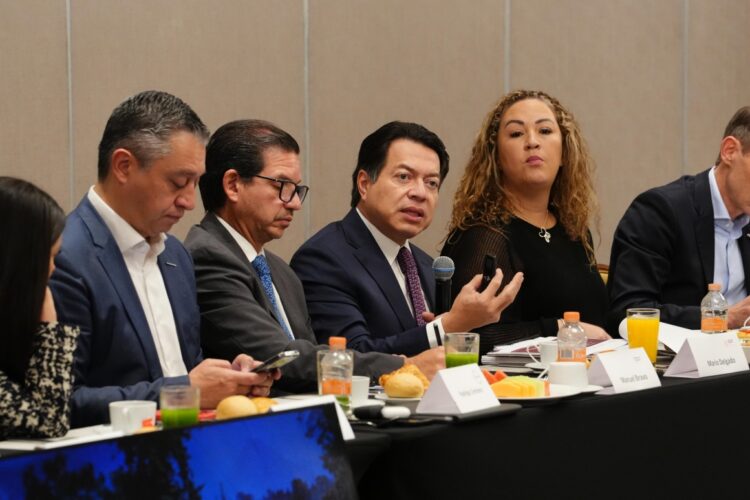 Pide titular de la SEP a Empresas Globales trabajar para alinear sector educativo con economía mexicana