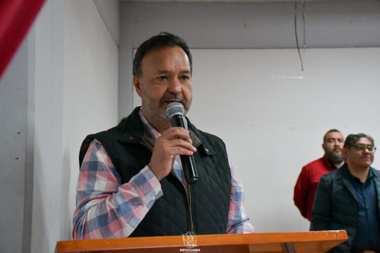 Inaugura Julio Arreola programa de capacitación ambiental en el CBTIS 94 de Pátzcuaro