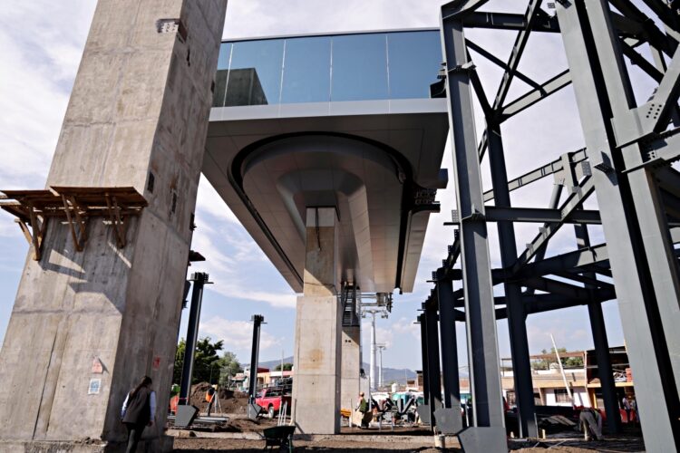 Supervisa Bedolla avances del teleférico en Uruapan
