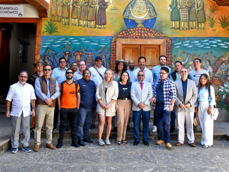 Fortalece Julio Arreola lazos académicos y culturales de Pátzcuaro con Ecuador