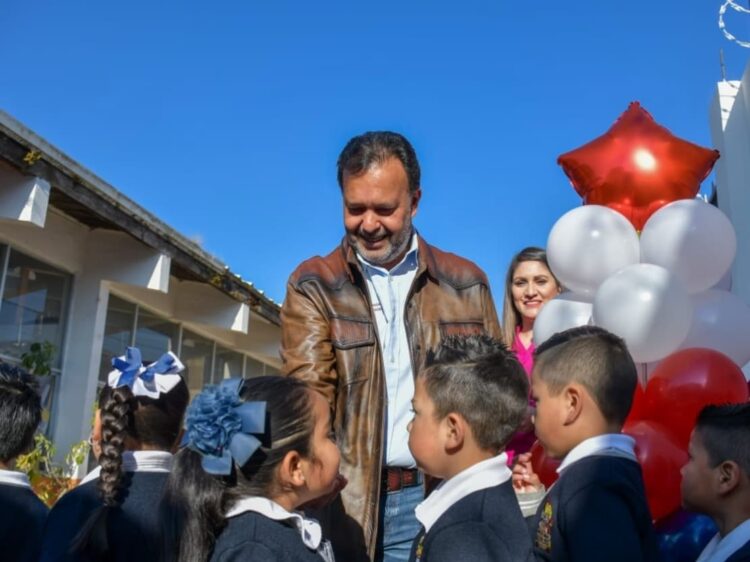 Comprometido con la educación, Julio Arreola refuerza infraestructura escolar en Pátzcuaro