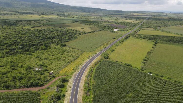 Gobierno de Michoacán ha rehabilitado 50 % de la red carretera: SCOP