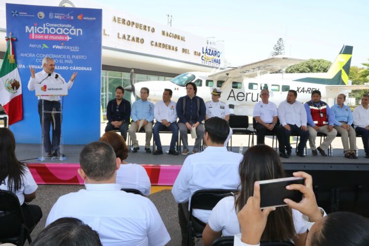 Con Aerus regresan vuelos comerciales de LC a CDMX: Bedolla